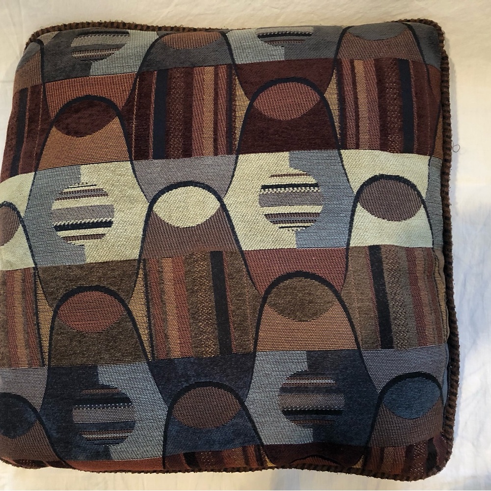 Geometric Pattern Throw Pillow